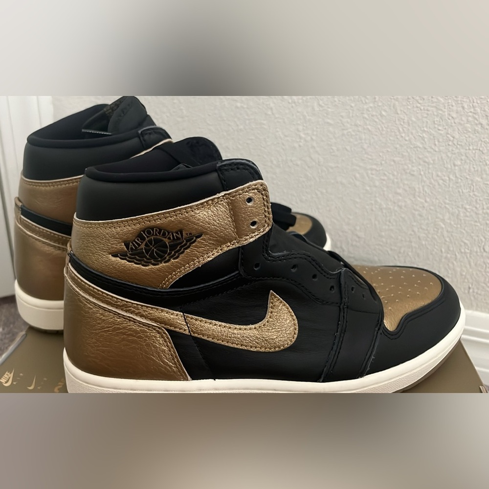 Air Jordan 1 Retro High OG Size 10.5 Men